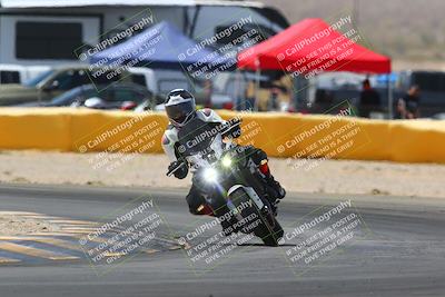 media/Apr-10-2022-SoCal Trackdays (Sun) [[f104b12566]]/Turn 2 (1135am)/